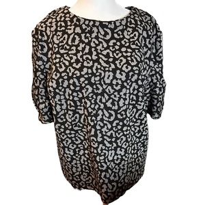 847. Banana Republic Leopard puff Short sleeve Women’s Top (M)